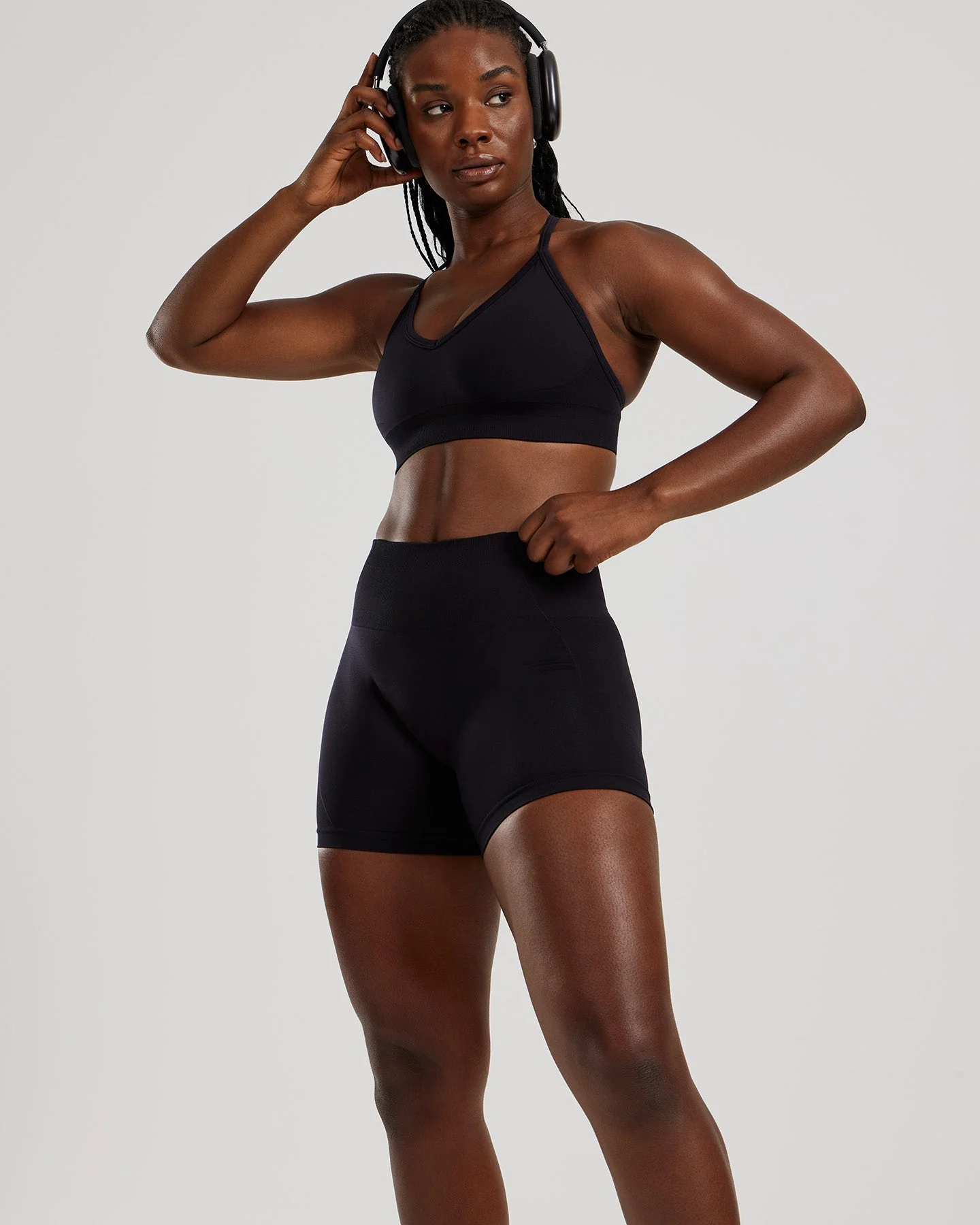 Define 2.0 High Waist Scrunch Shorts 4" | Black - Image 6