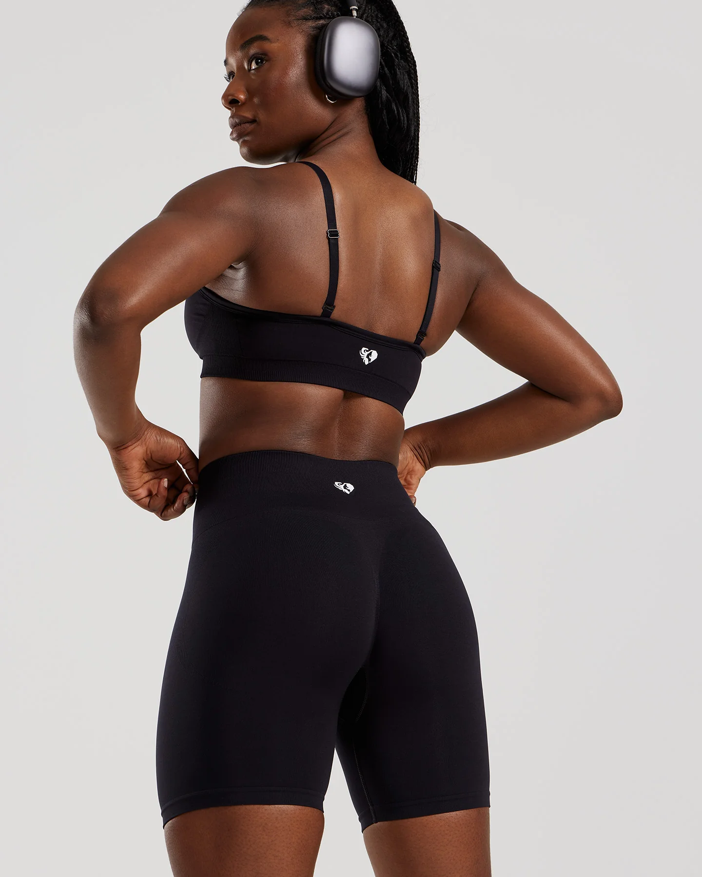 Define 2.0 High Waist Scrunch Shorts 6" | Black - Image 6