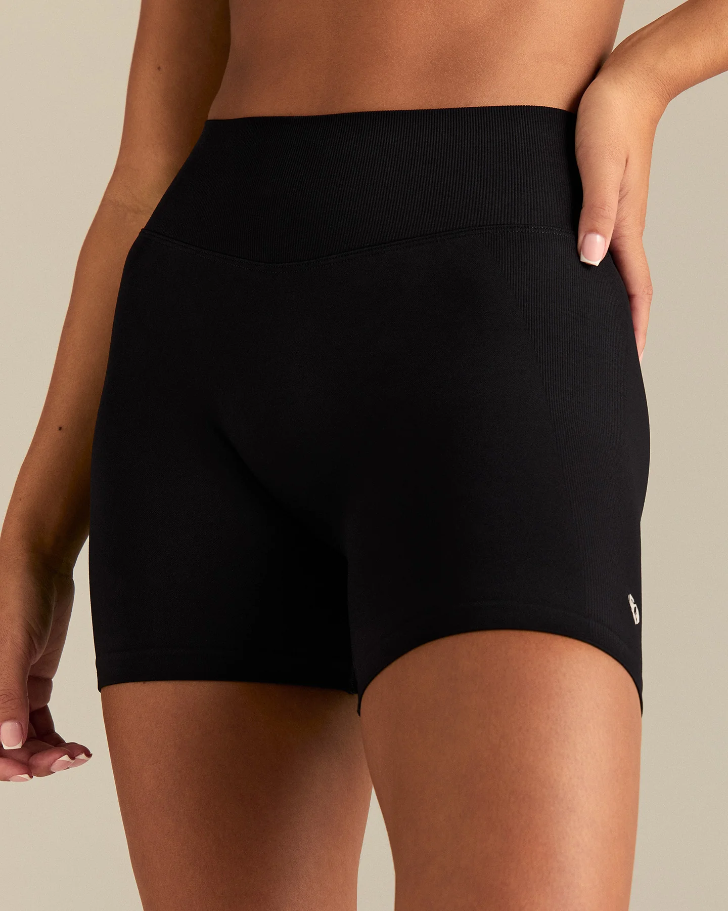 Emphasize Mid Waist 5" Shorts | Black - Image 7